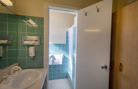 The Midcity Motor Lodge - Australian Directory 3