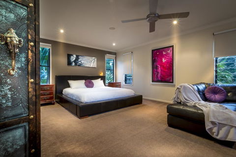 The Mountain View Retreat - Australian Directory 2