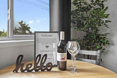 The Neo Stylish Central Apartment With Aircon Courtyard And Netflix - Australian Directory 1