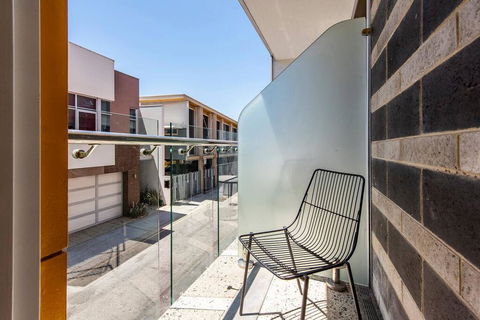 The Nest - Elegant Private Room Near The City + Roof Terrace - Australian Directory 2