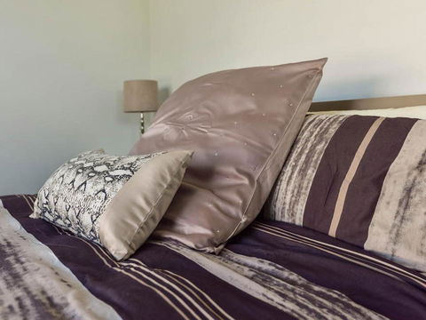 The Noraville House - Large Family Home - Australian Directory 2