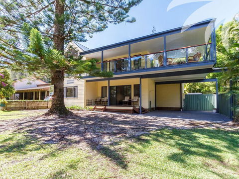The Norfolk - Australian Directory 0