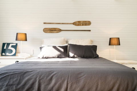 The Oar House - Australian Directory 1