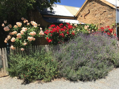 The Olde Devonshire House - Australian Directory 2