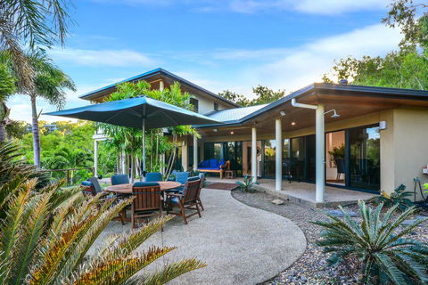 The Palms On Hamilton Island - Australian Directory 1