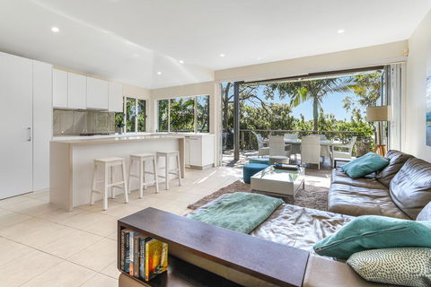 The Peachy Life, Sunshine Beach - Australian Directory 3