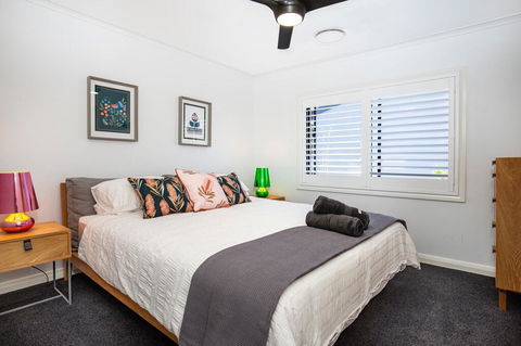 The Pines, Culburra Beach - Australian Directory 3