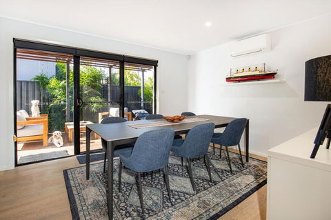 The Pines, Culburra Beach - Australian Directory 2