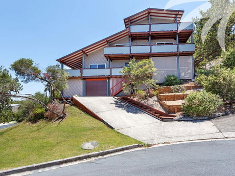 The Pole House - Australian Directory 1