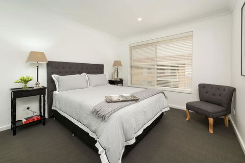 The Provincial - Central & Sophisticated - Australian Directory 3