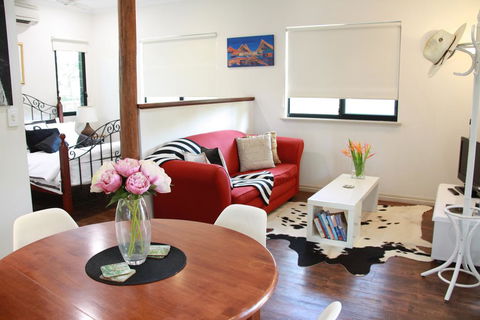 The Quarters Self Contained Bungalow - Australian Directory 2