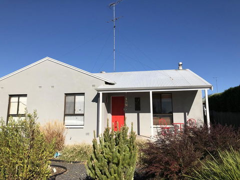 The Red Door - Australian Directory 0