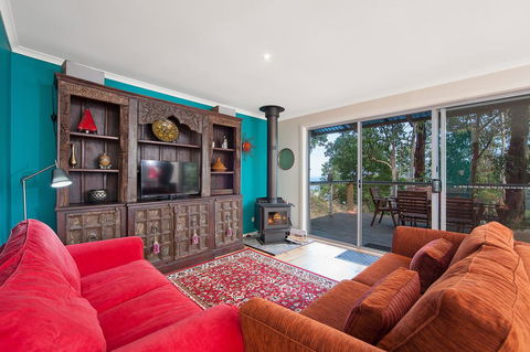 The Retreat - Australian Directory 1