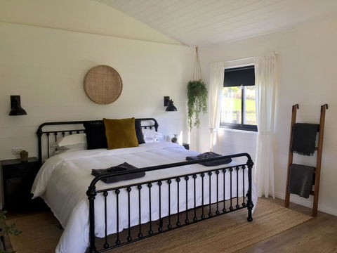 The Retreat - Australian Directory 0