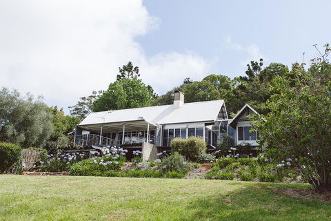 The Retreat Tamborine Mountain - Australian Directory 0