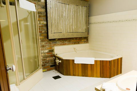 The Royal Daylesford Hotel - Australian Directory 2