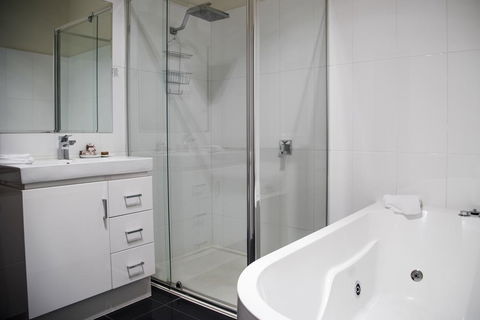 The Royal Daylesford Hotel - Australian Directory 3