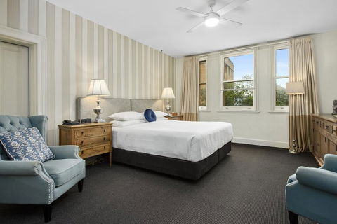 The Russell Hotel - Australian Directory 1