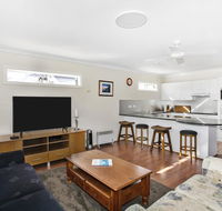 The Sands - 4/46 Jones Avenue Mollymook - Australian Directory