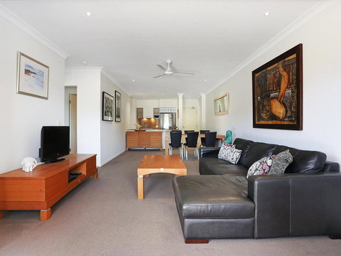 The Sands Unit 3 At 20 Pacific Parade Yamba Ocean View - Australian Directory 2