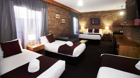 The Settlement Historic Hotel - Australian Directory 3