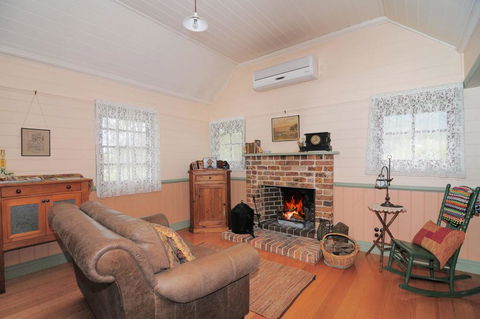 The Settlers Cottage - Kangaroo Valley - Australian Directory 1
