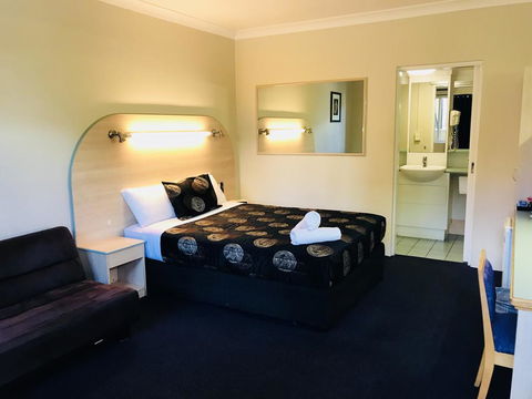 The Shamrock Hotel - Australian Directory 2