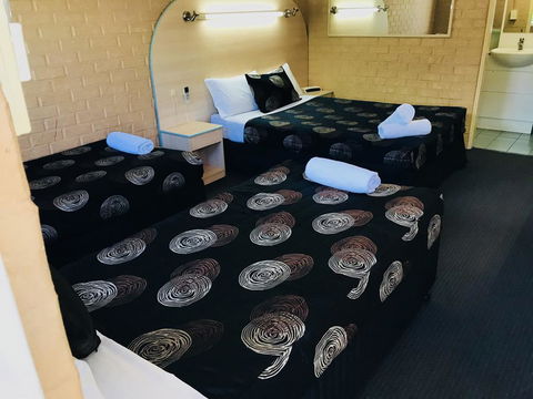 The Shamrock Hotel - Australian Directory 3