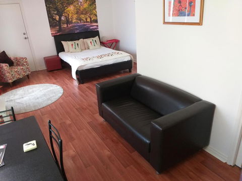 The Shelter Shed Garden Studio Apartment - Australian Directory 1