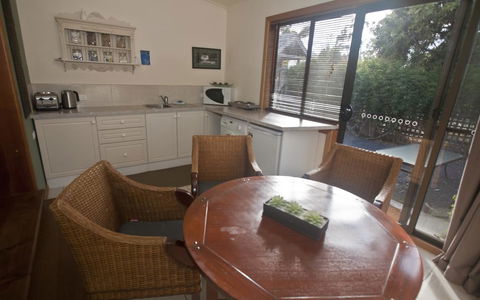 The Shingles Riverside Cottages - Australian Directory 1