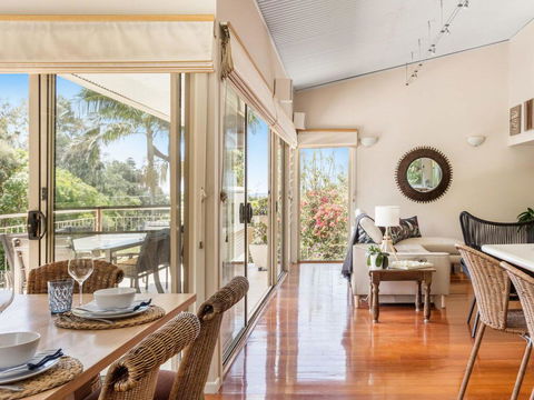 The Stanwell Beach Glass House - Beach & Pool - Australian Directory 2