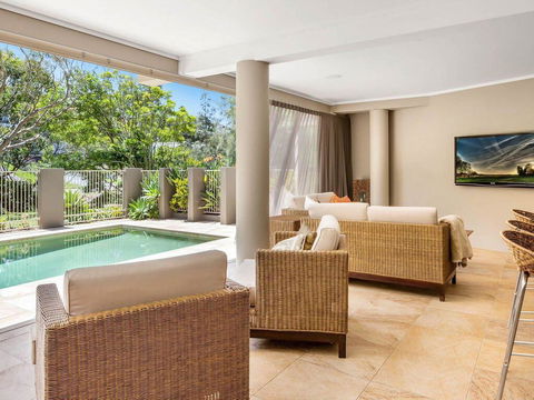 The Stanwell Beach Glass House - Beach & Pool - Australian Directory 0