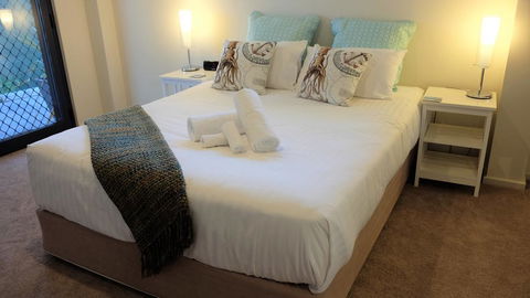 THE TIN SHED Couples Accommodation At Bay Of Fires - Australian Directory 2