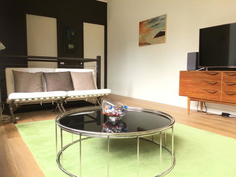 The Walkup: Luxury Central 3BD Apartment+Gym+Pool - Australian Directory 1