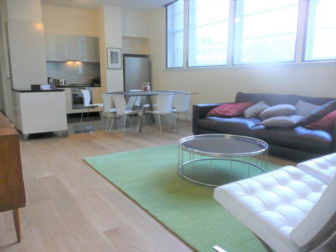 The Walkup: Luxury Central 3BD Apartment+Gym+Pool - Australian Directory 3