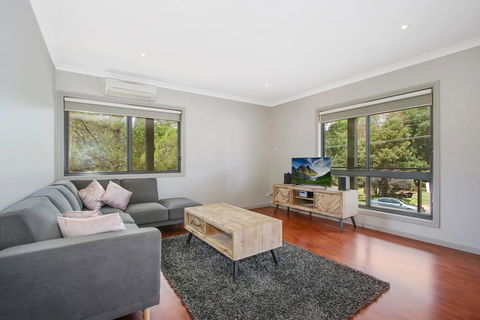 The Woolly Figg Apartment - Australian Directory 1