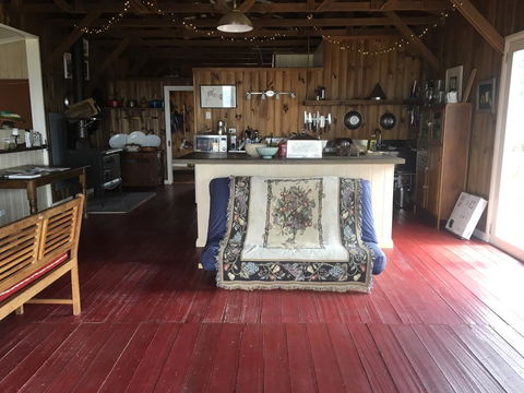 The Woolshed And Farmhouse Blue, Bruny Island - Australian Directory 1