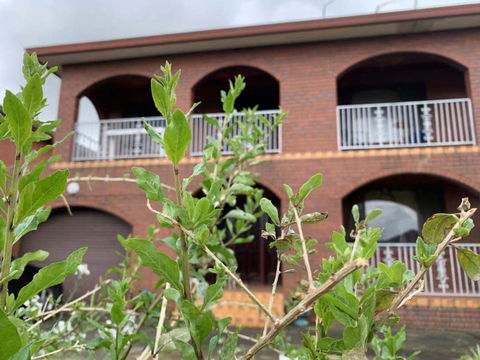 Thomastown Antique House Room 3 - Australian Directory 1