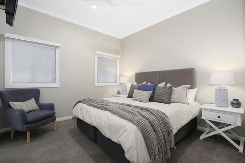 Three Sisters - Australian Directory 2