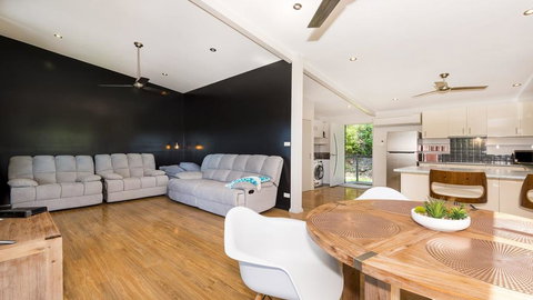 Timbavati - Air-conditioning - WiFi - Australian Directory 3