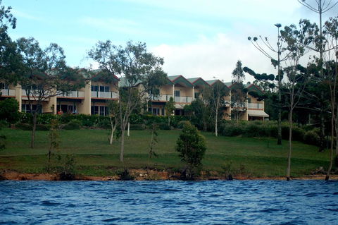 Tinaroo Lake Resort - Australian Directory 2