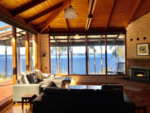 Tinderbox Cliff House - Australian Directory 1