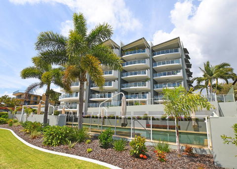 Tingeera Luxury Beachfront Apartments - Australian Directory 0