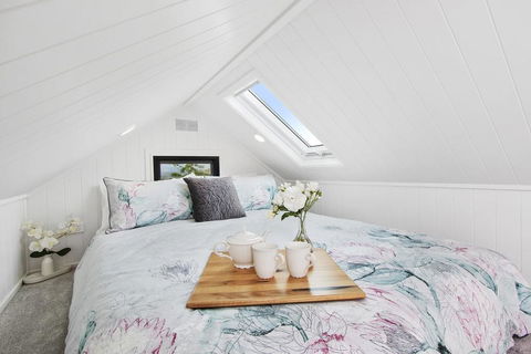 TINY HOME......BIG Views - Australian Directory 1