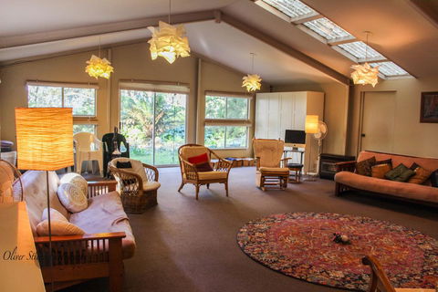 Tomah Retreat - Relax & Heal At UNWIND - Australian Directory 0