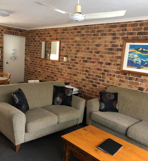 Toowong Villas - Australian Directory 3