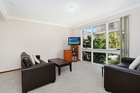 Toowoon Bay Townhouse, Unit 6 - Australian Directory 1