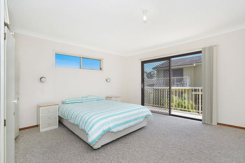 Toowoon Bay Townhouse, Unit 6 - Australian Directory 3