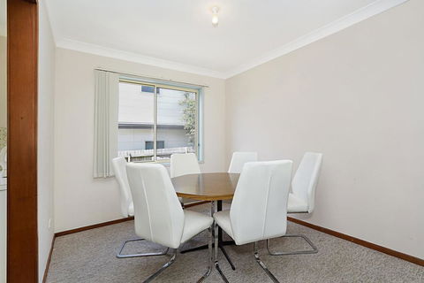 Toowoon Bay Townhouse, Unit 6 - Australian Directory 2
