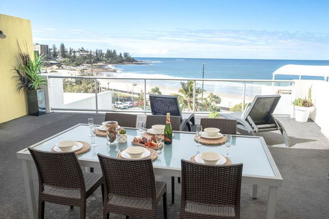 Top Floor Kings Beach Views With Private Rooftop Terrace With Spa Bath - Australian Directory 3
